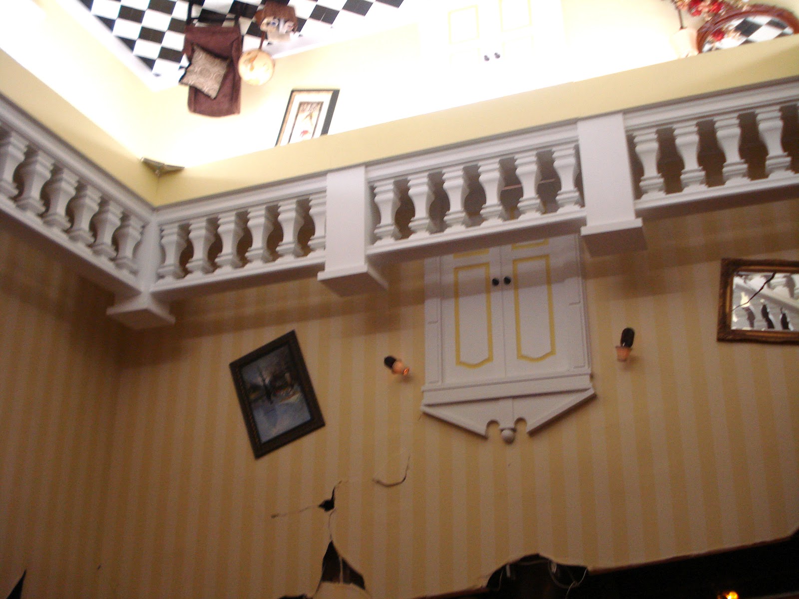 Chasin' Rainbows and Fireflies Wonder Works (AKA the Upside Down House)