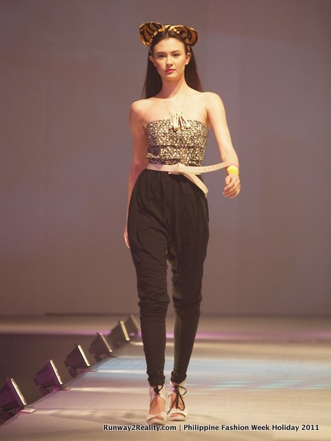 Wear and Conquer: Philippine Fashion Week Holiday 2011: Human and Kashieca