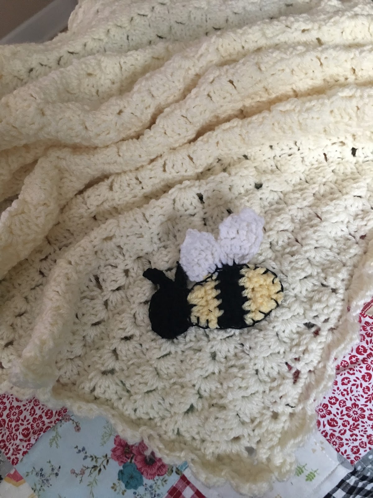 Priscillas A Baby Bee Blanket..