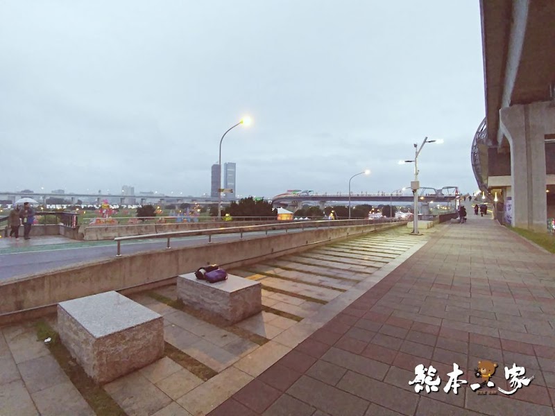 新北市祈福燈會豬福滿滿-元宵燈會活動|大台北都會公園|捷運三重站