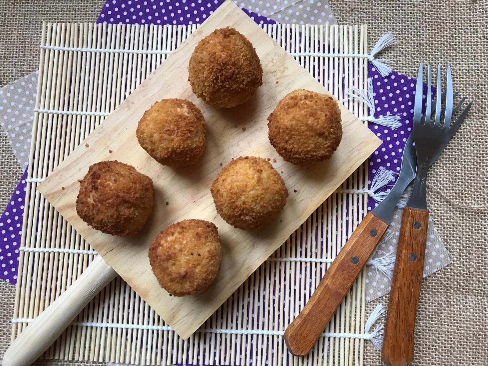 Croquetas de garbanzos y jamón (con vídeoreceta)