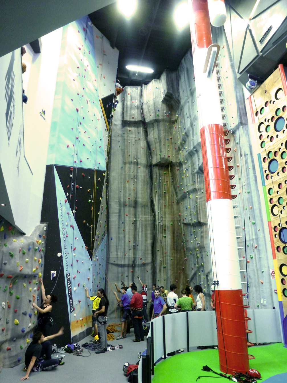 Megalópolis Relámpago vertical Es peligroso asomarse: Climbat