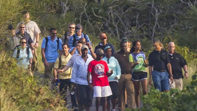 Malia Obama and dad on a hike tour with guests in oahu