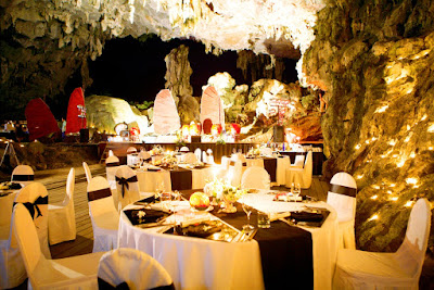 Kết quả hình ảnh cho dinner in cave halong bay