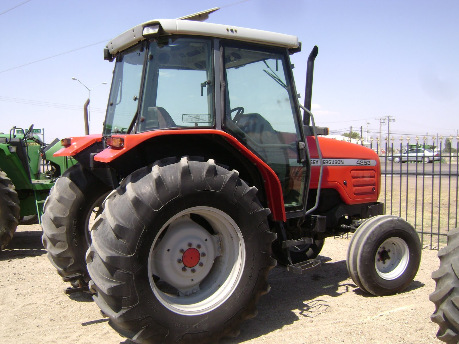 MAQUINARIA AGRICOLA INDUSTRIAL: MASSEY FERGUSON 4253 BUENISIMO, BARATISIMO