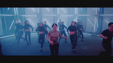 Junsu đẹp trai 'dễ sợ', khoe vũ đạo sexy trong MV mới ra lò - Ảnh 2 Junsu dep trai 'de so', khoe vu dao sexy trong MV moi ra lo - Anh 2
