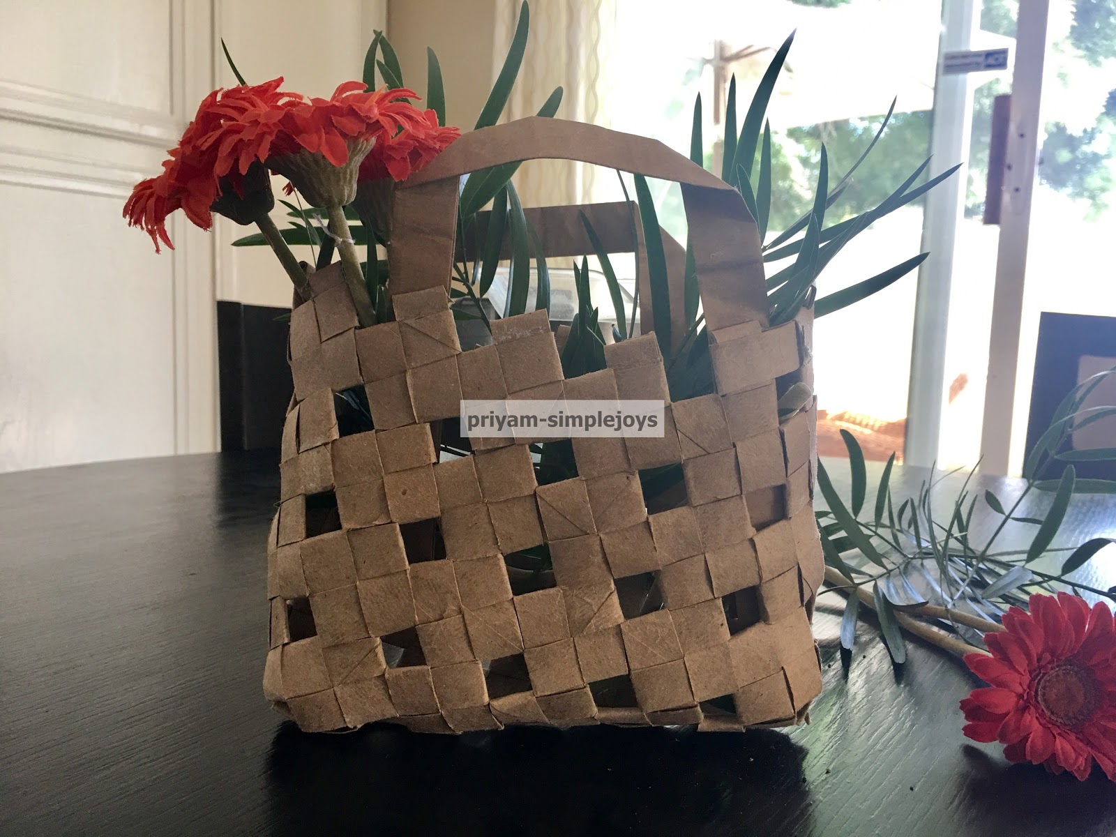 SimpleJoys Weave Basket