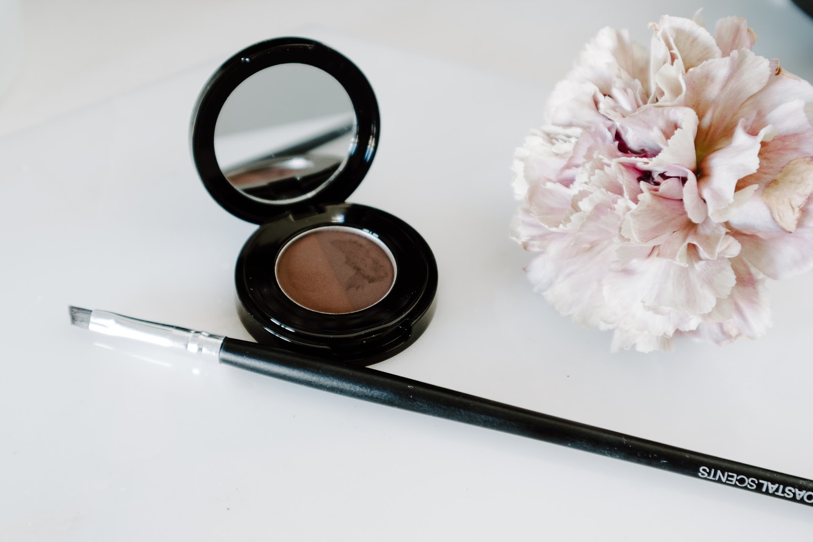 Big mamas home by Jenni S, Brow Powder Duo - Anastasia Beverly Hills, Kauneus ja kosmetiikka kulmaväri, puuterimainen tuote, kosmetiikka, meikki,