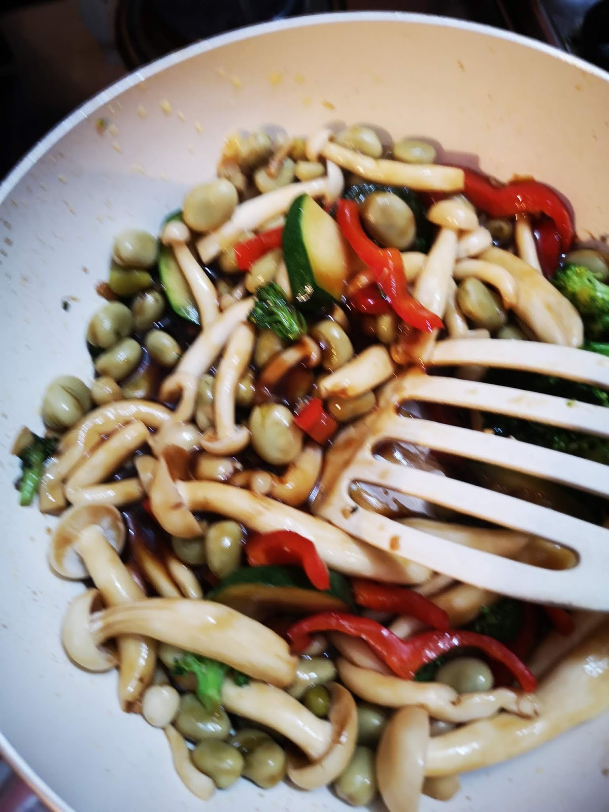 My style my cooking my everyday Grzyby shimeji z warzywami i makaronem