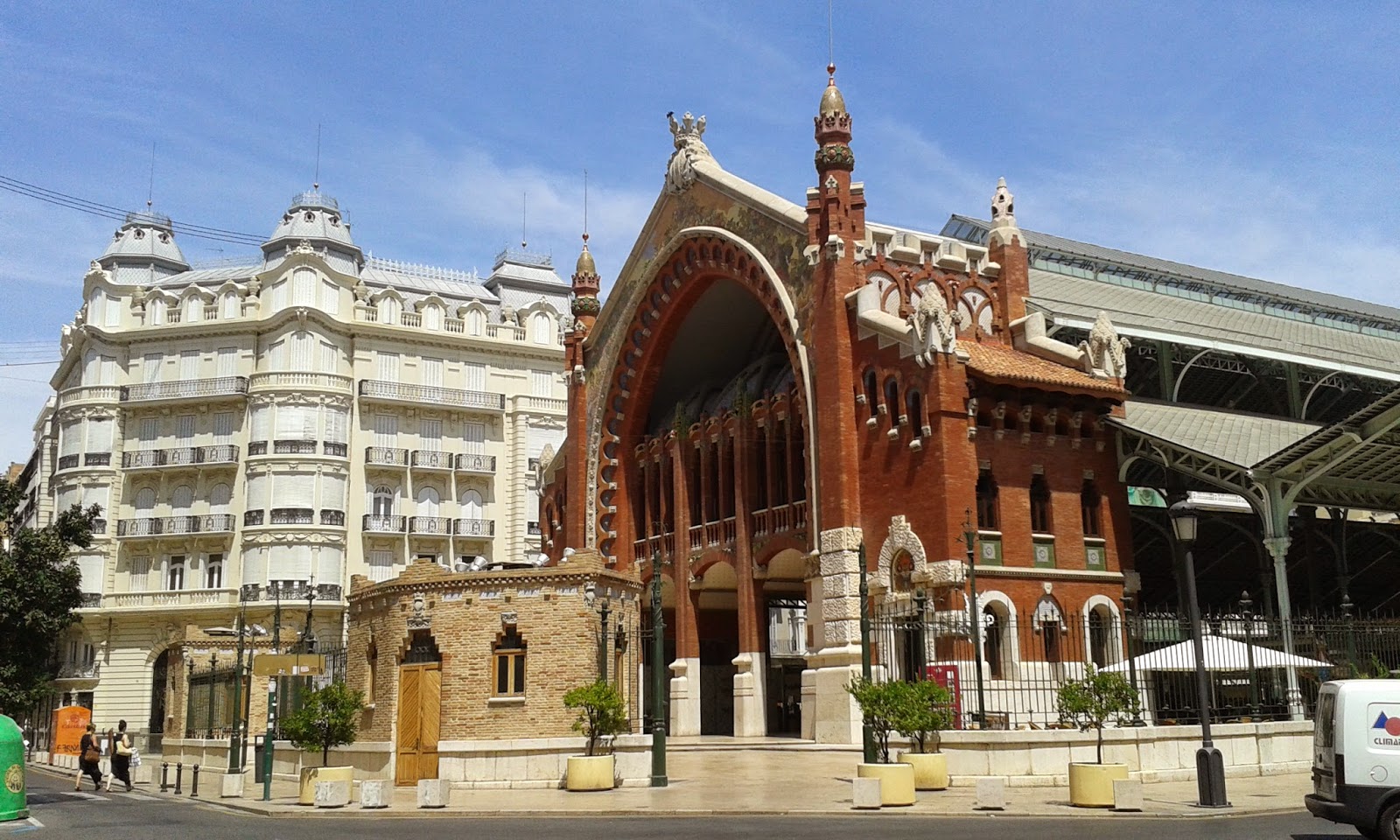 Calles de Valencia Mercado de Colón