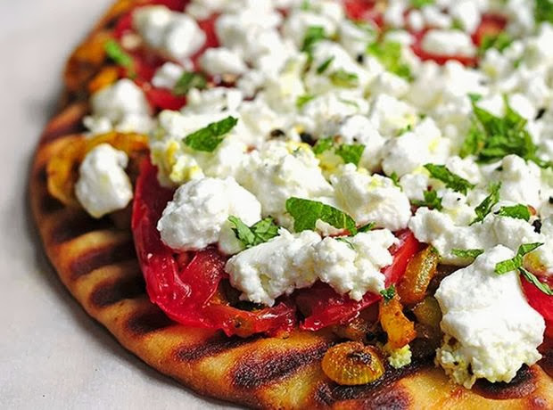 Πικάντικες πίτες για σουβλάκι, με φέτα