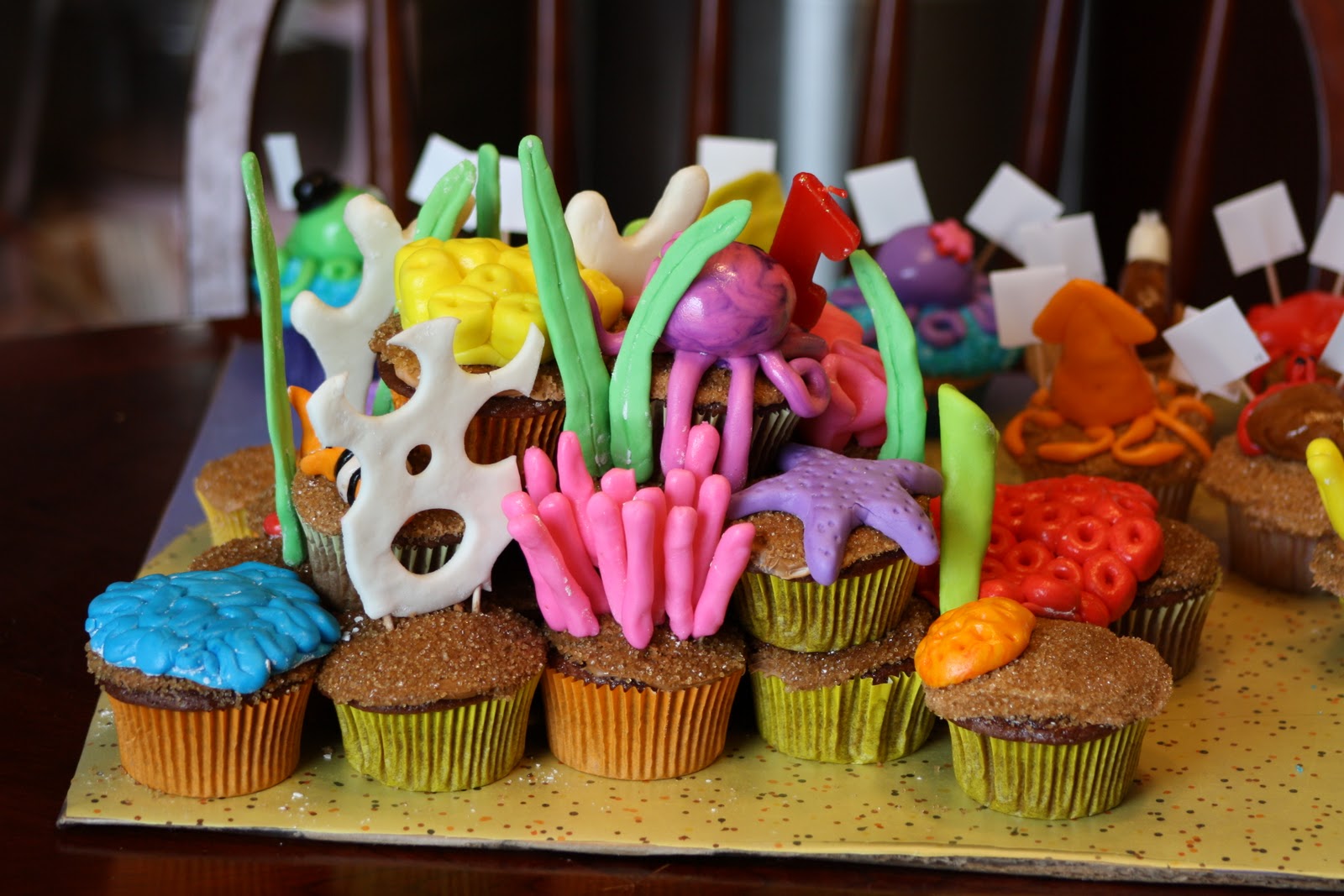 Through Fuchsia-Colored Glasses: Adventures in Caking: Coral Reef