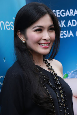 Sandra Dewi - Clear Sandra Dewi - Clear rambut indah hitam model artis cantik