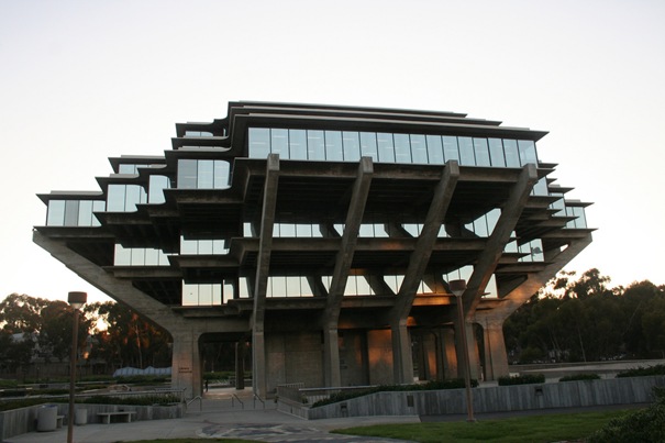 9. UCSD Geisel Kütüphanesi, San Diego, Kaliforniya, ABD