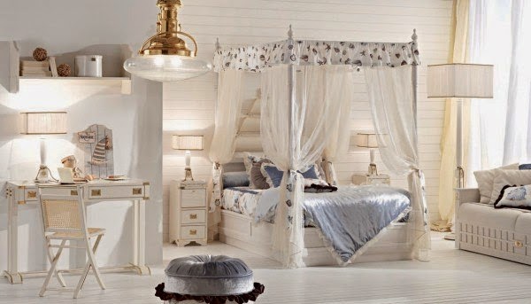 Bedroom Decorated with Beach Theme