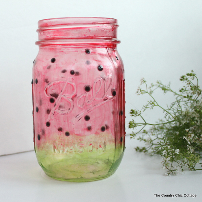 Painted Mason Jar Crafts | Lots of budget-friendly ideas for painting everyone's favorite jar!