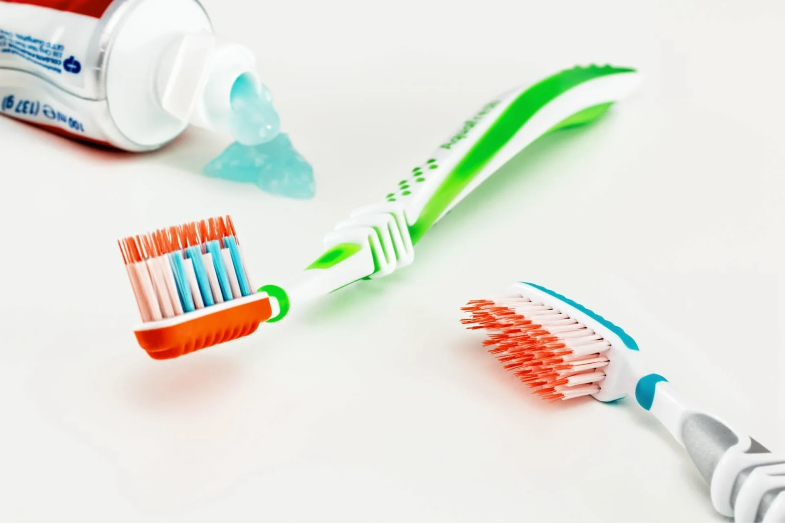 6 simple tips to prepare your child for his first dental appointment toothbrush and toothpaste