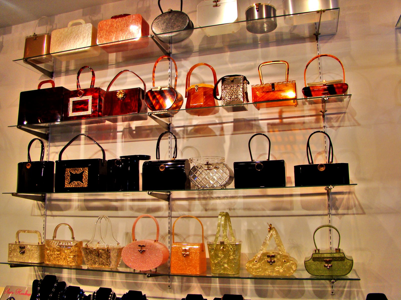 Swell Dame's Parlour How Do I Know If It Is Bakelite?