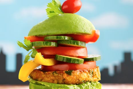 Овощи фаст фуд. Овощи для бургера. Фастфуд и здоровая еда фон. Фруктовый гамбургер. Вегетарианский фастфуд.