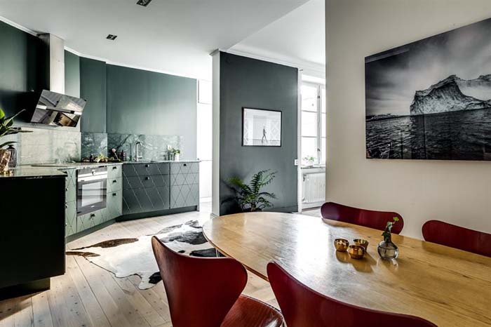 Väriä seinillä ja yksityiskohdissa