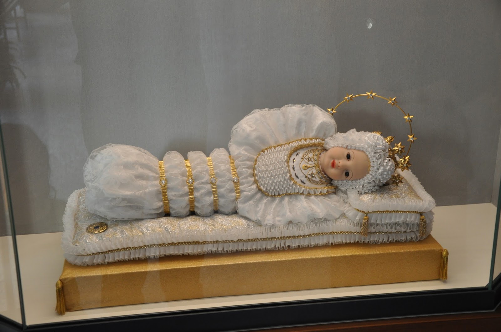 Orbis Catholicus Secundus: Maria Bambina Statue in Rome (The Baby Mary