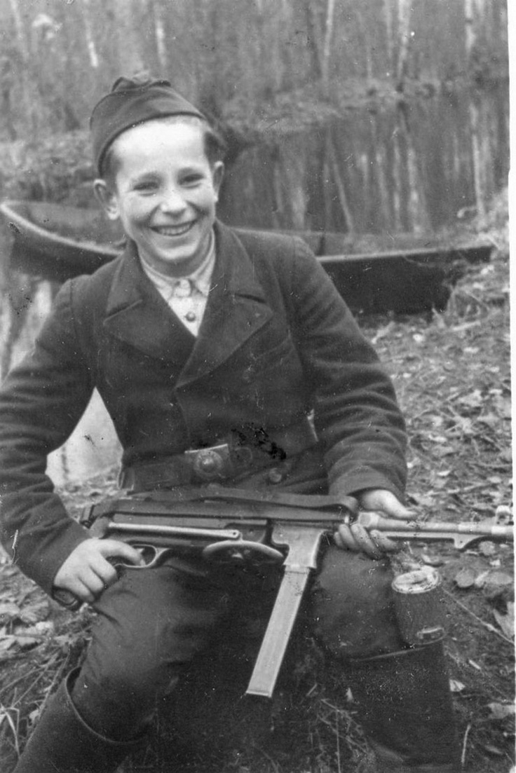 29 Vintage Photos of Child Soldiers in World War II Vintage Everyday