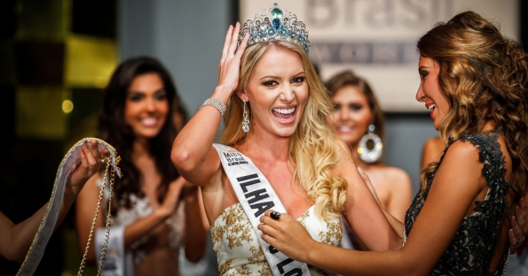Sancler Frantz Konze wins Miss Brasil World 2013