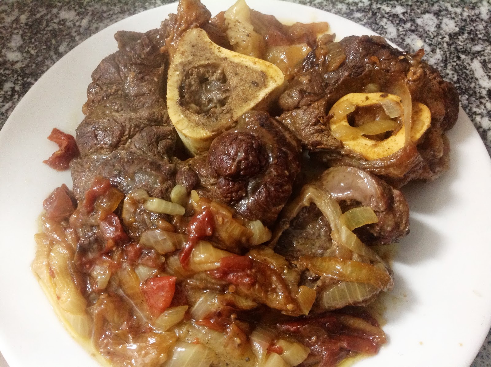 Moscas Fritas Culinária Amadora: OSSO BUCO NA CAMA DE CEBOLA