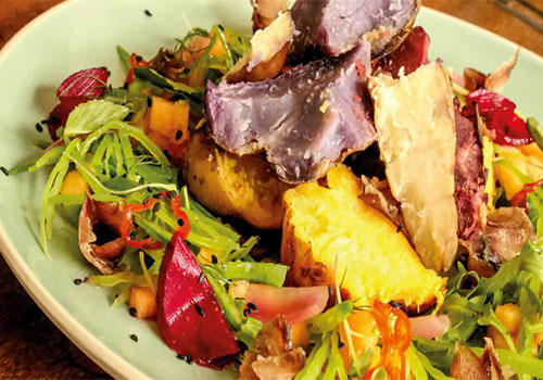 Ensalada de papas andinas y caballa curada