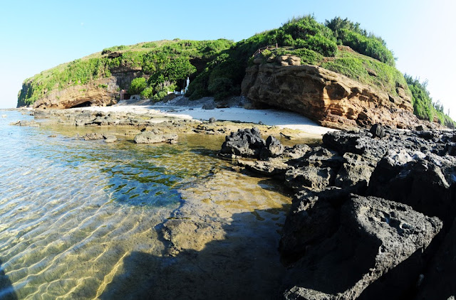 Vách đá trầm tích núi lửa triệu năm ở đảo Lý Sơn - Hình 6