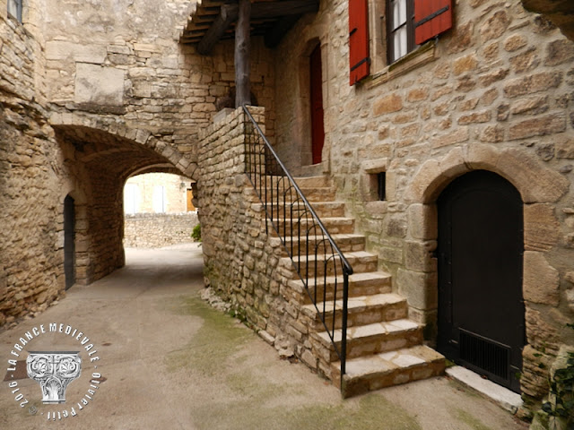 MONTCLUS (30) - Village mdival