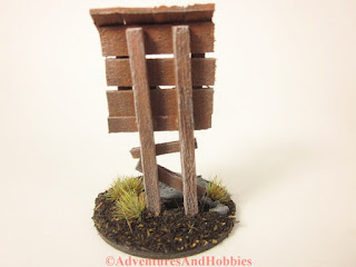 Miniature scenery piece wooden roadside shrine T1533 in 25-28mm scale - rear view.
