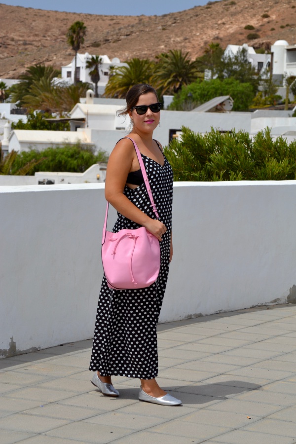 dresslily_review_summer_dresses_vestido_lunares_look_bolso_rosa_lolalolailo_01