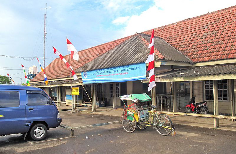 STASIUN KERETA API Desember 2012