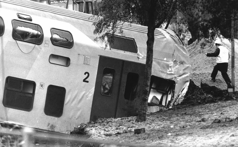 1993+ANP+dubbeldekker+Zaandam+treinbotsing.jpg