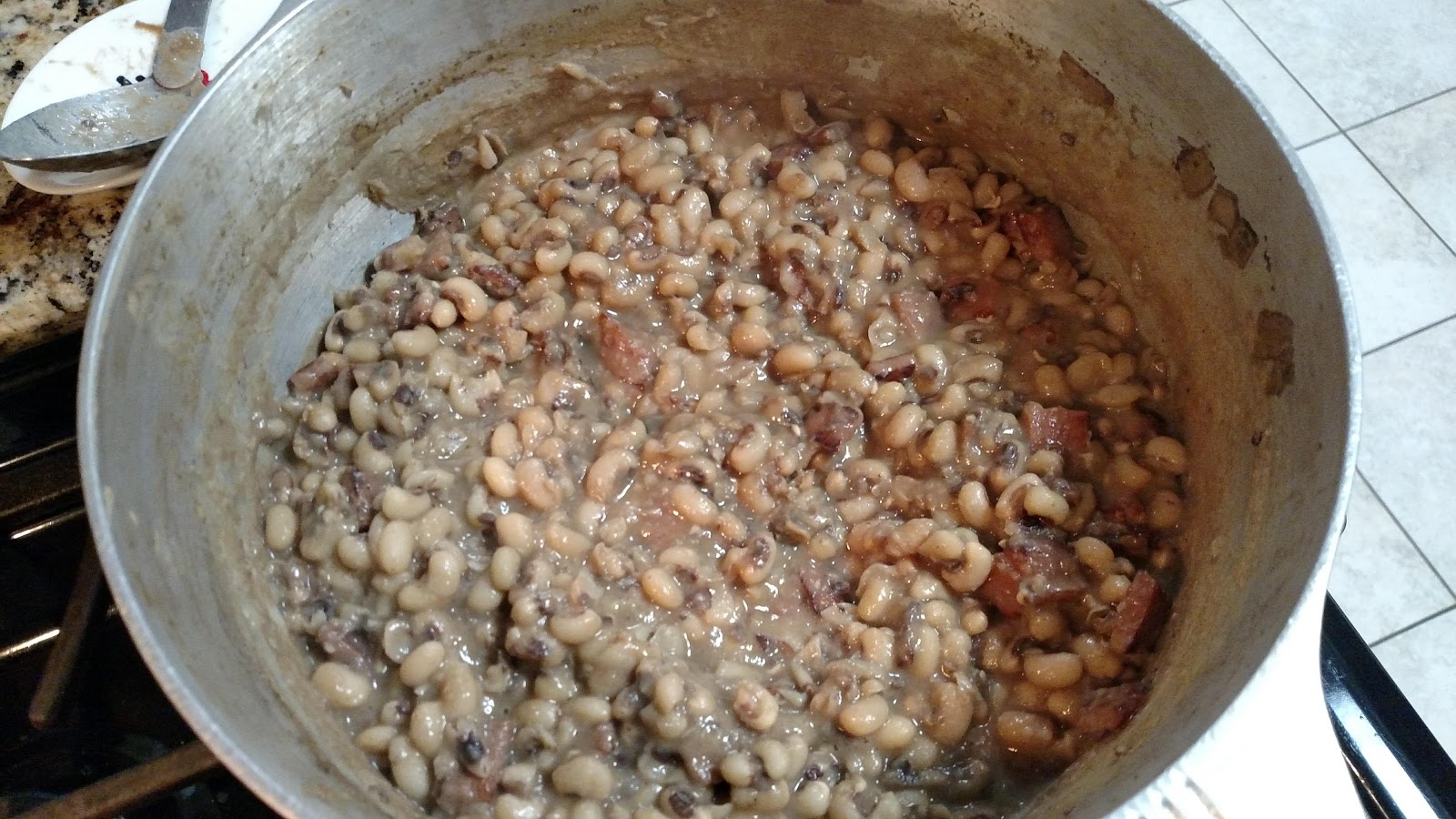 Hot Southern Mess Blackeyed Peas & Cabbage