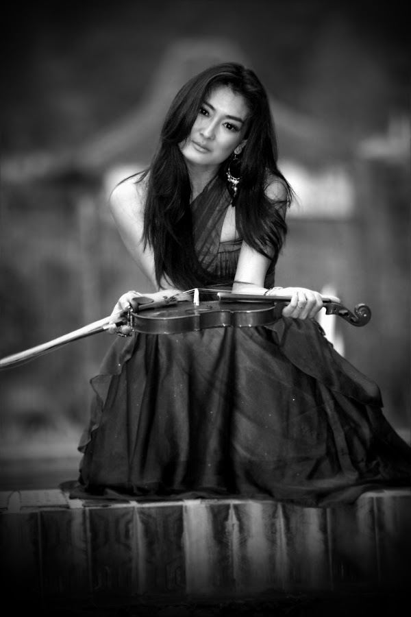 Kumpulan Foto Rhere Model IGO di Majalah Dewasa