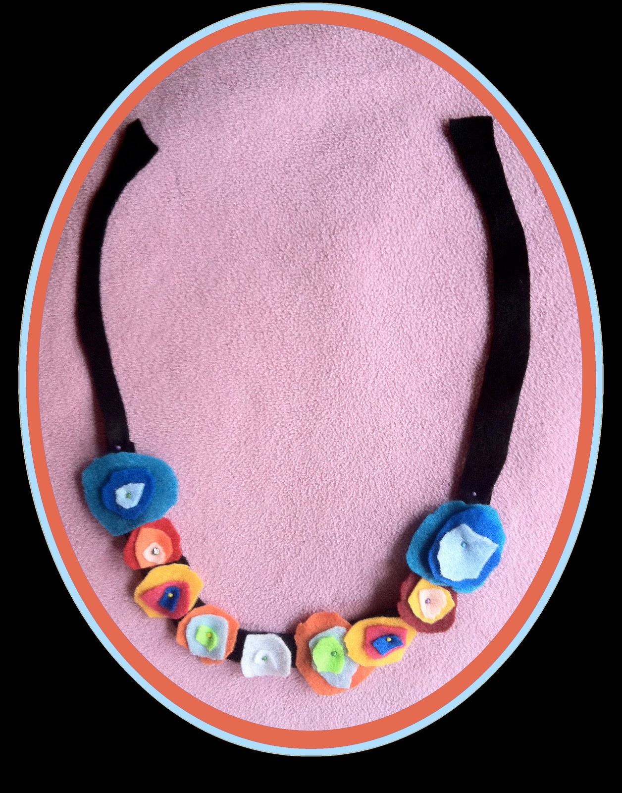 Oulalie First grade felt necklace