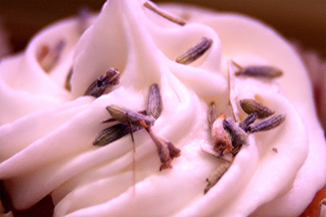  Lavender and lemon Bundt Cake and Mini-Cupcakes. 