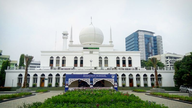 Masjid Agung Al-Azhar Untuk Beritikaf Masjid Agung Al-Azhar Untuk Beritikaf