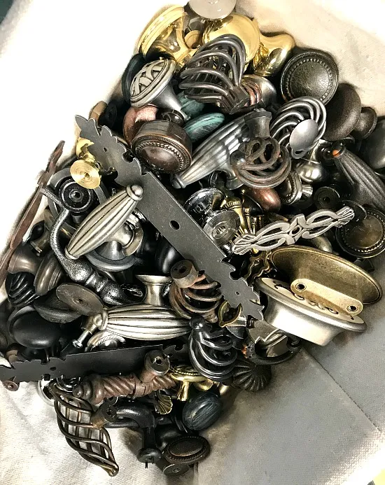 Large stash of sample hardware knobs