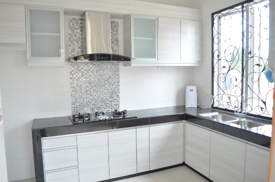 JUBIN MURAH HIRYSMA TIPS MEMILIH WARNA TILES  DAPUR 