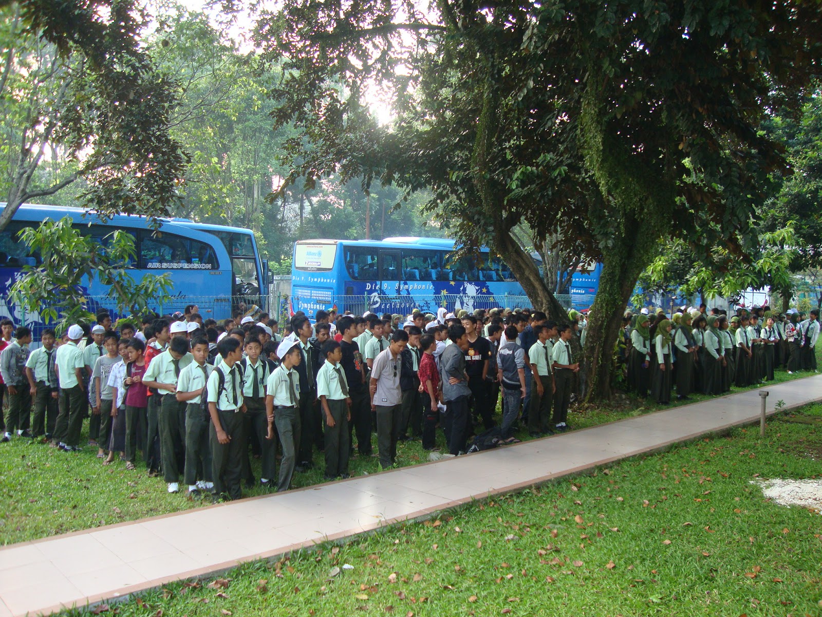 Contoh Paragraf Deskripsi Tentang Keindahan Alam