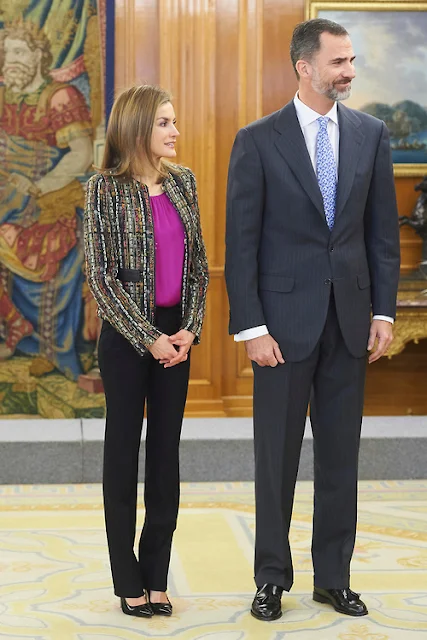 UTERQUE Jacket - CAROLİNA HERRERA Shoes -  HUGO BOSS Fuchsia-Silk Blouse