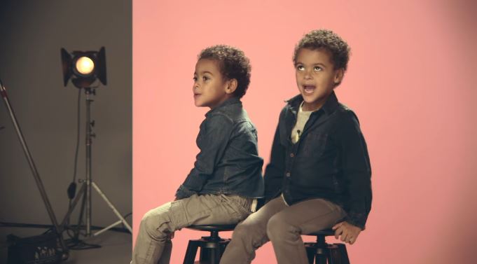 Pubblicità Kinder pubblicità storie di gioia con Foto - Testimonial Spot Pubblicitario Kinder 2017