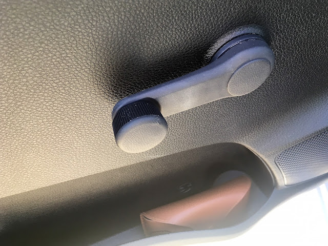 2018 Kia Rio LX 5-Door window crank Window crank of 2018 Kia Rio LX 5-Door window crank