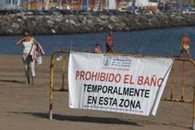 La playa de Las Acaravaneras vuelve a cerrarse al baño por altos niveles de bacterias. Miércoles 6 septiembre La playa de Las Acaravaneras vuelve a cerrarse al baño por altos niveles de bacterias. Miércoles 6 septiembre