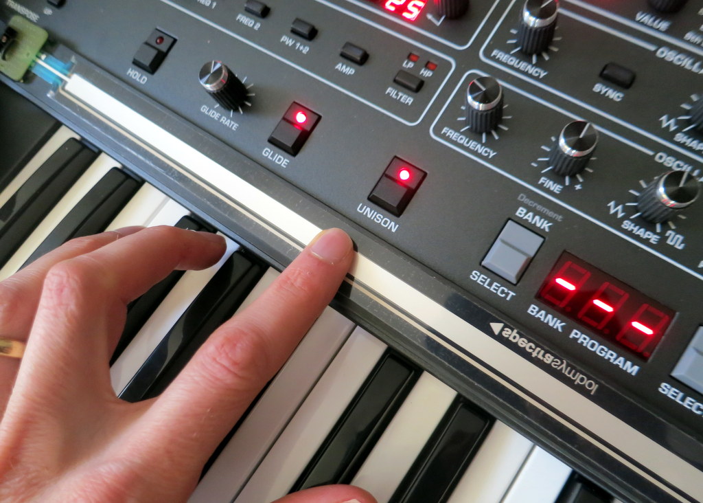 Synth Hacker DIY MIDI Ribbon Controller