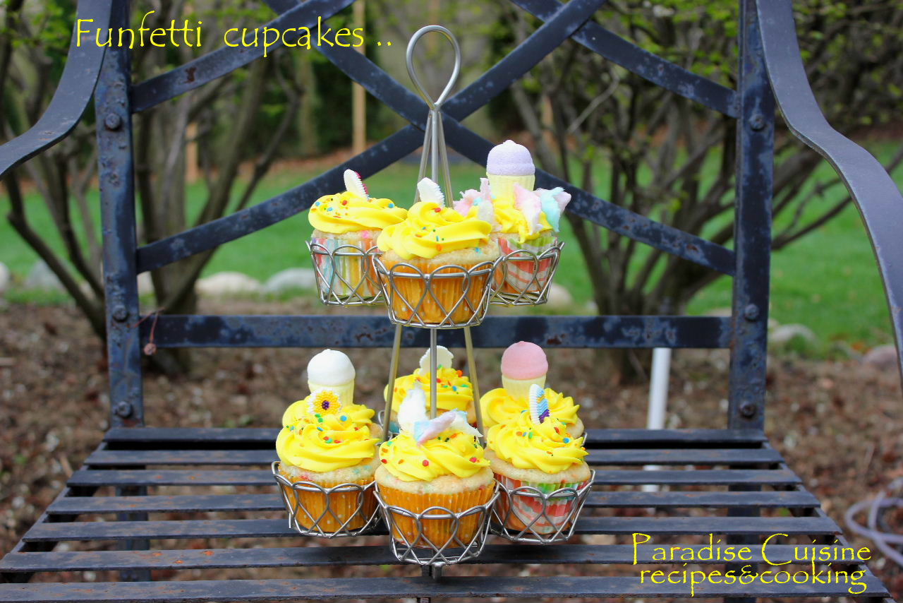 ParadiseCuisine , Recipes &Cooking Funfetti cupcakes with Lemon Cream