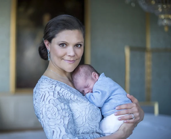 Prince Oscar Carl Olof - Swedish Royal Baby, diamond earrings, diamond ring, wedding dress, lace dress, Prince Oscar Carl Olof was born last night to the Swedish Crown Princess Victoria and Prince Daniel.